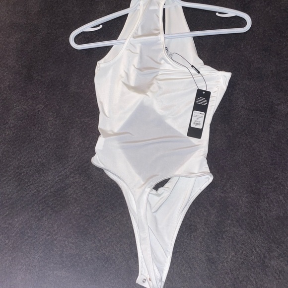 Fashion Nova Bodysuit, XS fits like Medium. - Picture 2 of 4